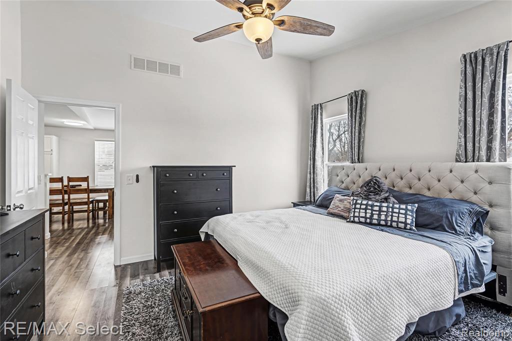 10311 Walnut Shores Drive, Fenton, MI 48430 — Photo 25