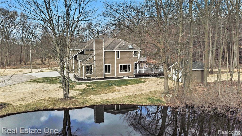 8155 Sheraton Park Drive, Fenton, MI 48430 — Photo 9