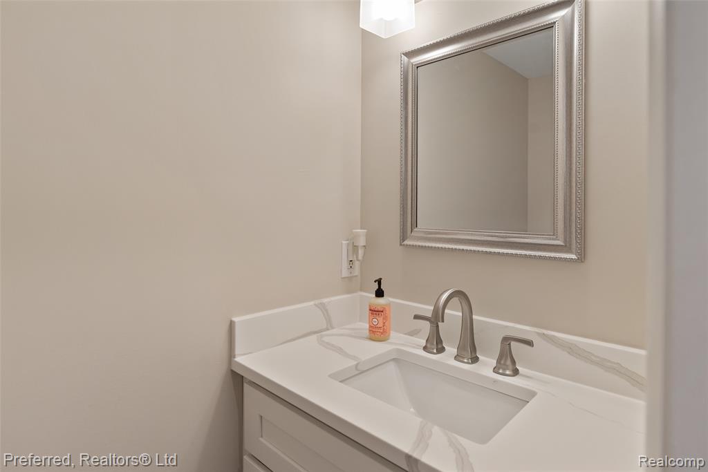 30998 W Country W, 187, Farmington Hills, MI 48331 — Photo 16