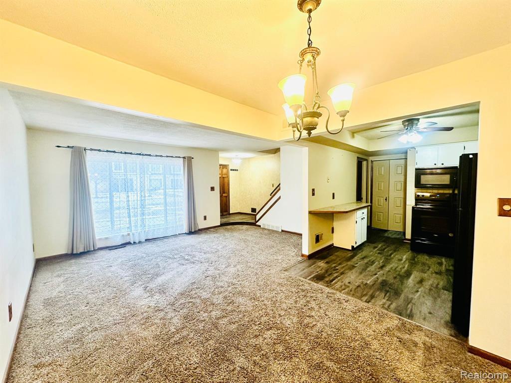 29720 CITY CENTER Drive, 4, Warren, MI 48093 — Photo 4