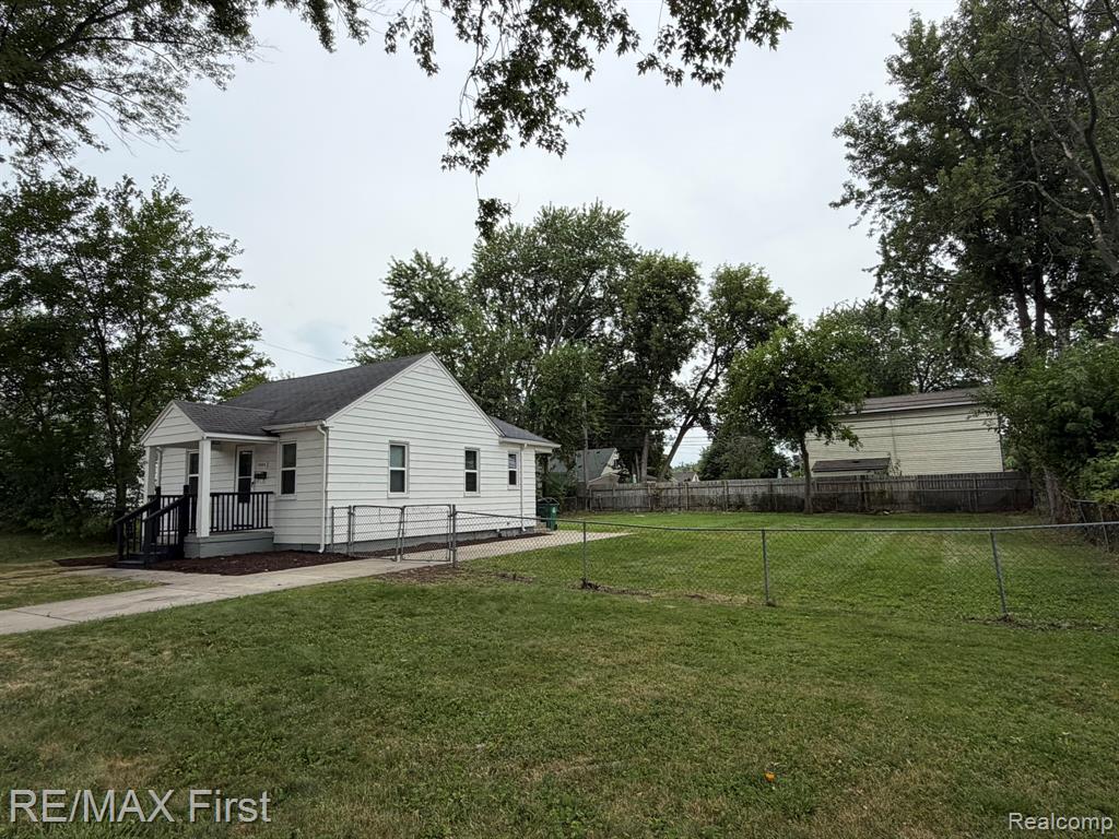 Photo 3