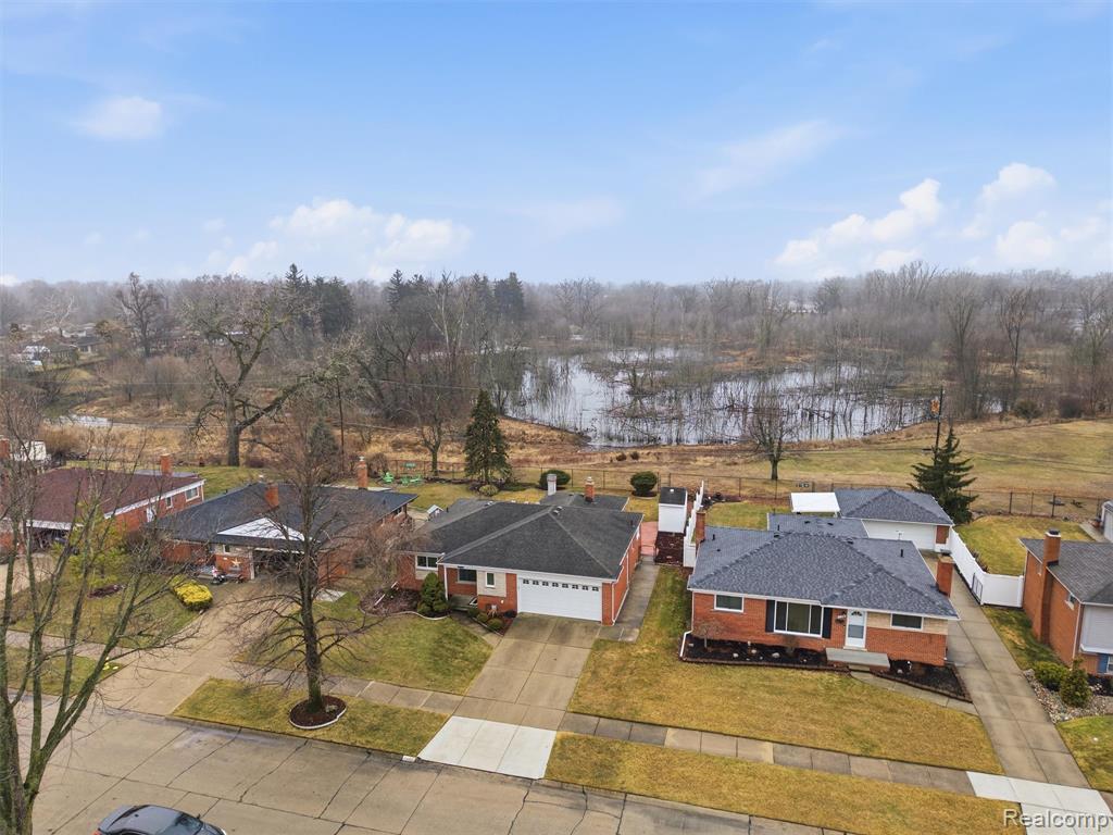 7697 Carrousel Boulevard, Westland, MI — Photo 9