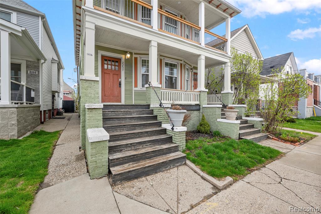 2257 Hewitt Street, Hamtramck, MI 48212 — Photo 3