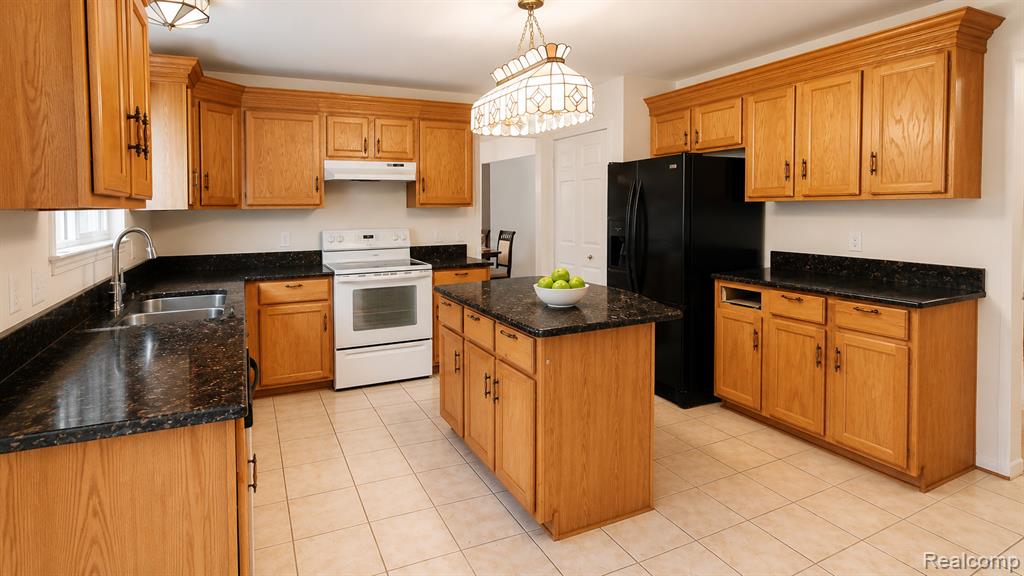 7622 Park Meadow Lane, West Bloomfield, MI 48324 — Photo 5