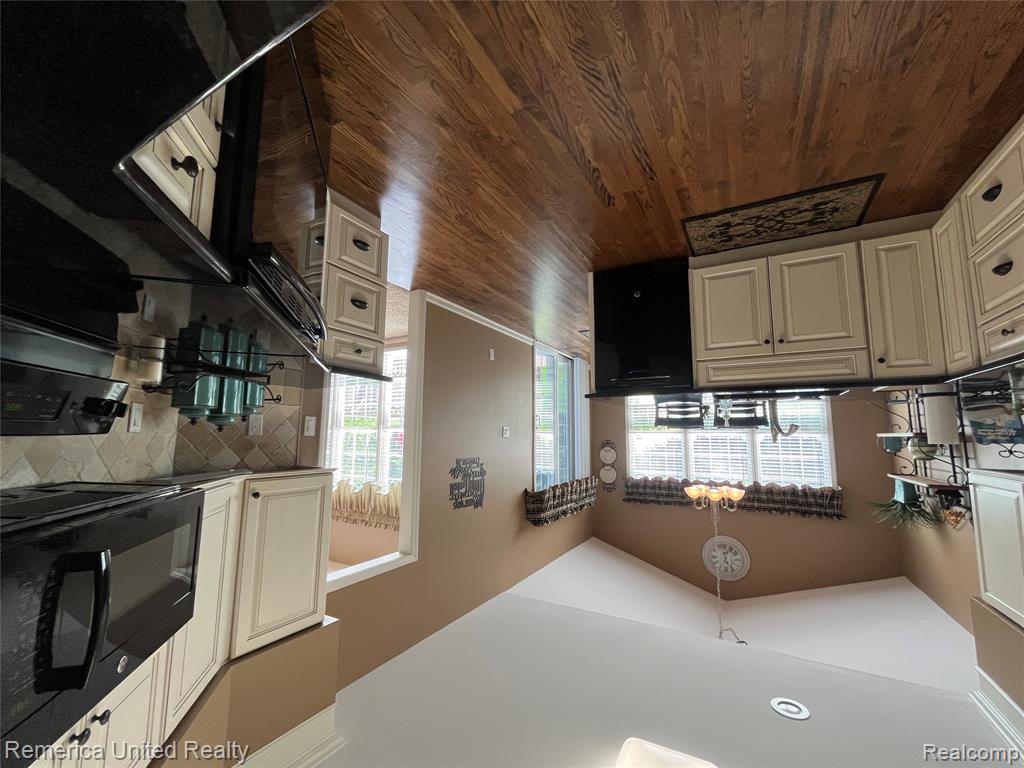 39677 MUIRFIELD Lane, Northville, MI 48168 — Photo 16