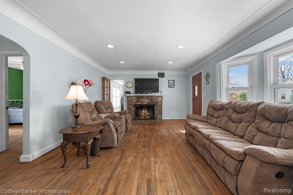 474 W BROCKTON Avenue, Madison Heights, MI 48071 — Photo 10