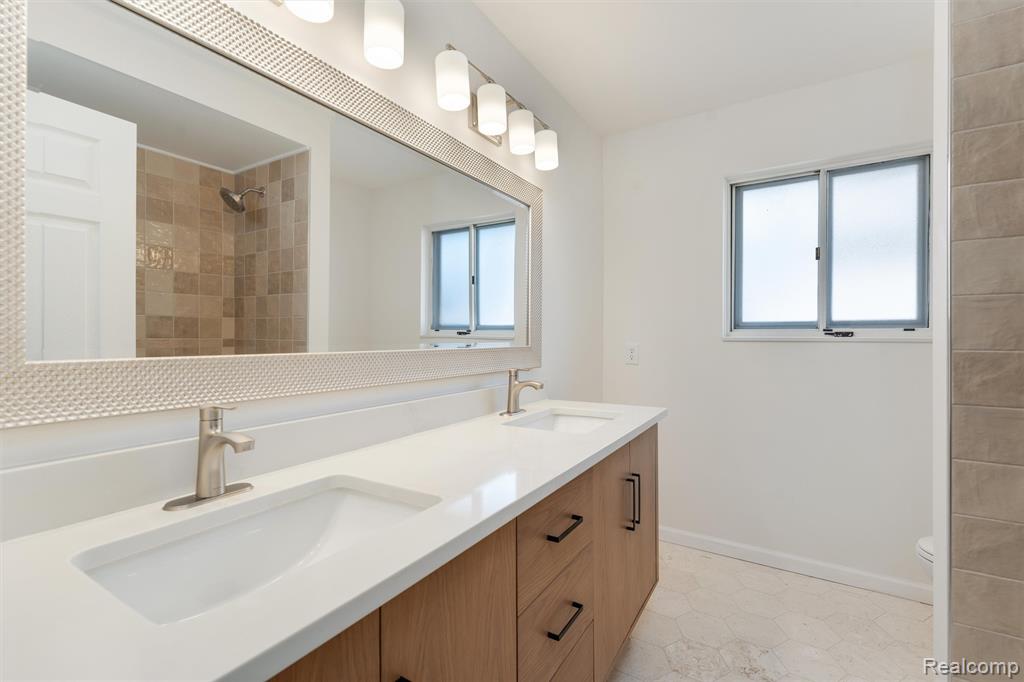 43303 Aspen Drive, Sterling Heights, MI 48313 — Photo 22