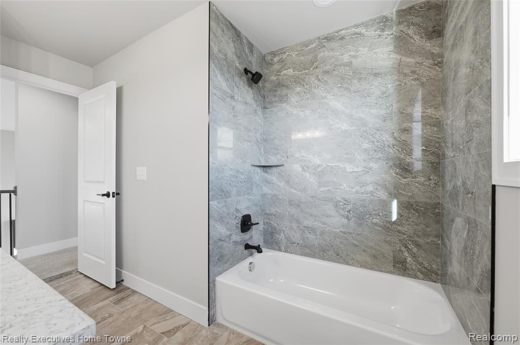 35701 Strongford Drive, New Baltimore, MI, 48047