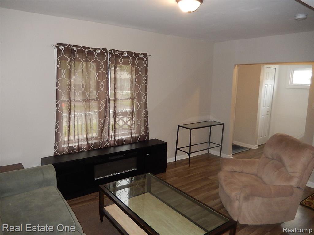 21067 WESTVIEW Avenue, Ferndale, MI 48220 — Photo 7
