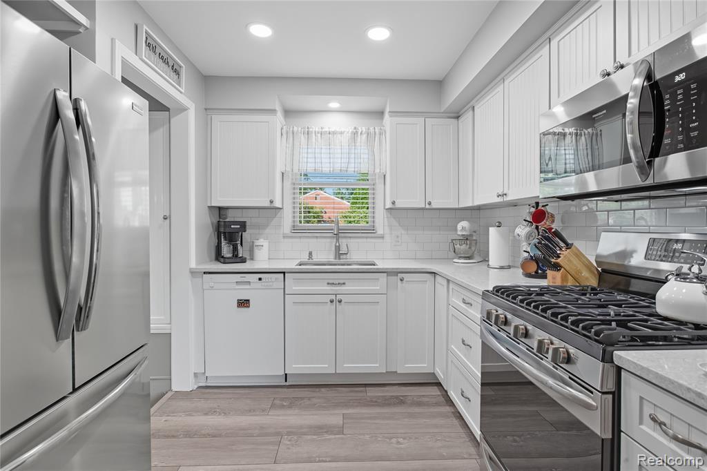 9840 Brookfield Street, Livonia, MI 48150 — Photo 15