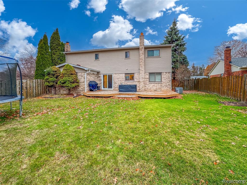 3960 Kings Point Drive, Troy, MI 48083 — Photo 33