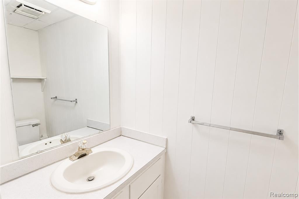 61227 Heritage, South Lyon, MI 48178 — Photo 20