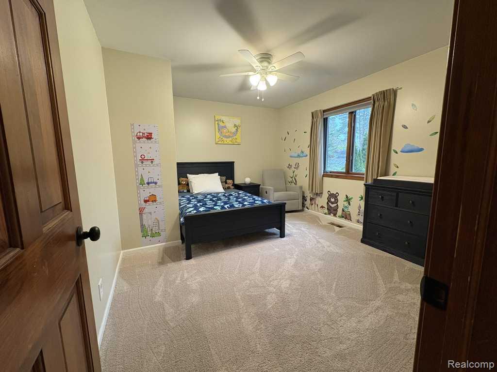 9038 Twin Oaks Court, Flushing, MI 48433 — Photo 12
