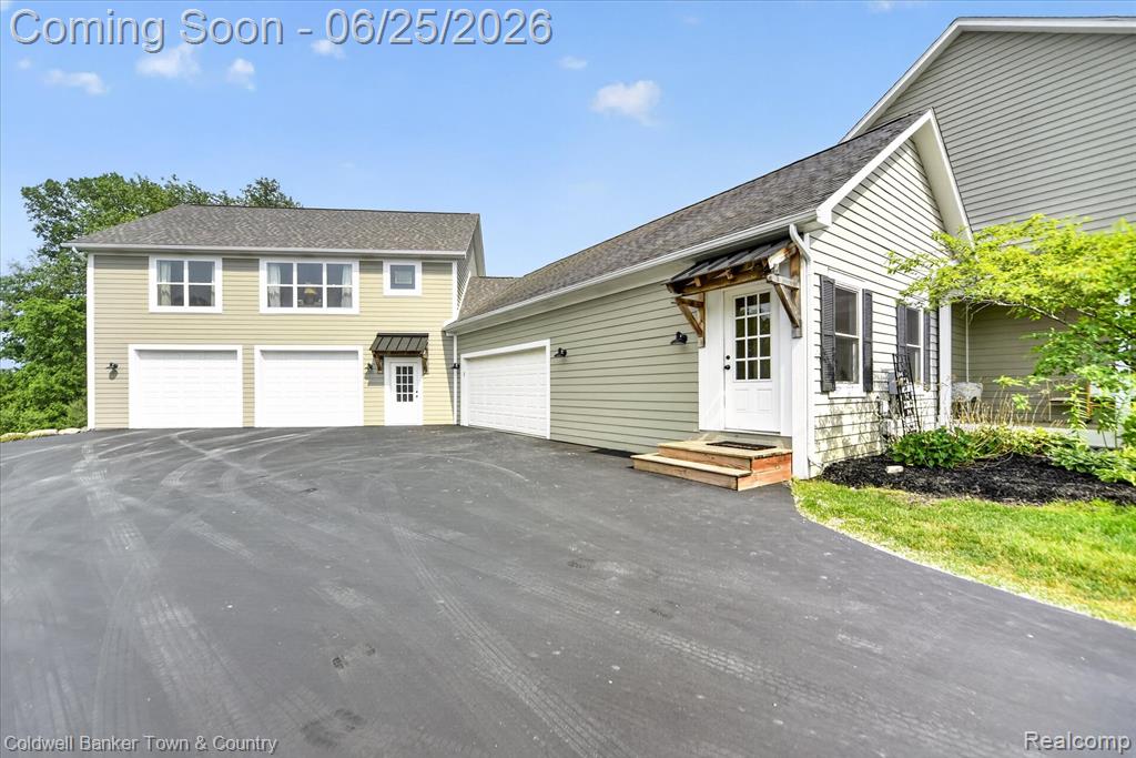 918 Gray Fox Court, Howell, MI 48843 — Photo 4
