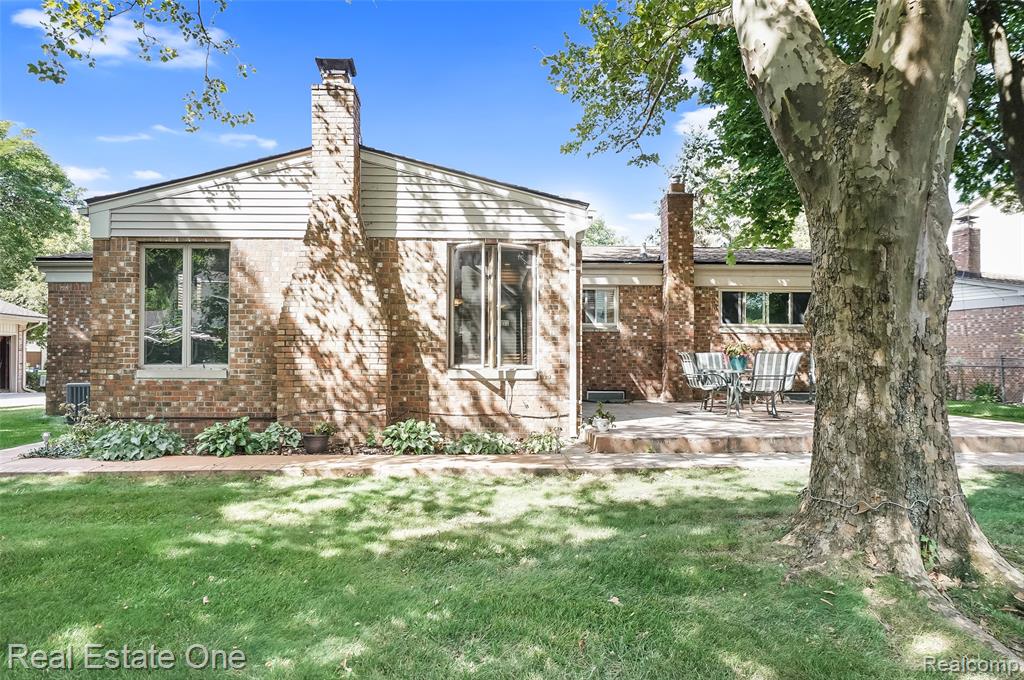 5566 Larkins Drive, Troy, MI 48085 — Photo 36