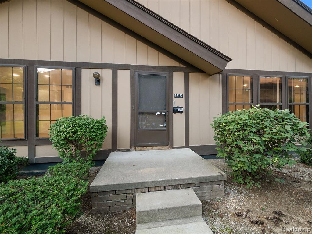 25167 GREENBROOKE Drive, Southfield, MI 48033 — Photo 4
