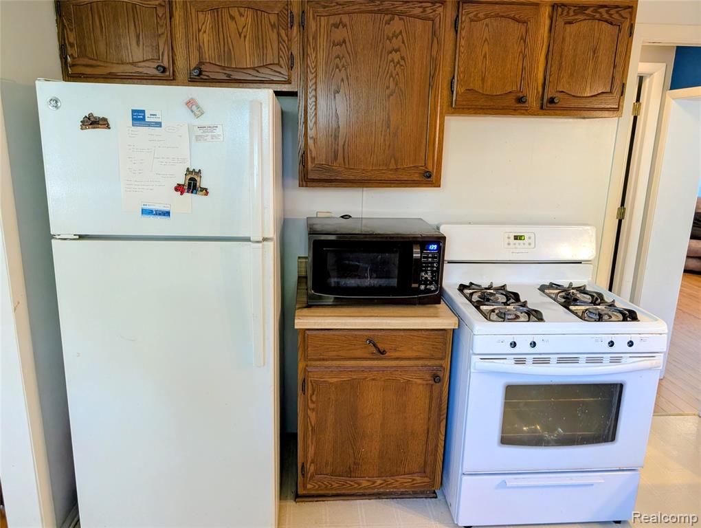 9085 Melrose Street, Livonia, MI 48150 — Photo 7