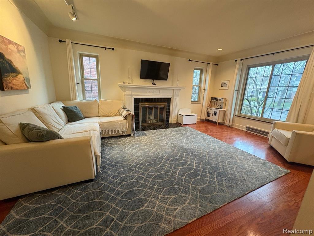 409 Belanger Street, Grosse Pointe Farms, MI 48326 — Photo 7