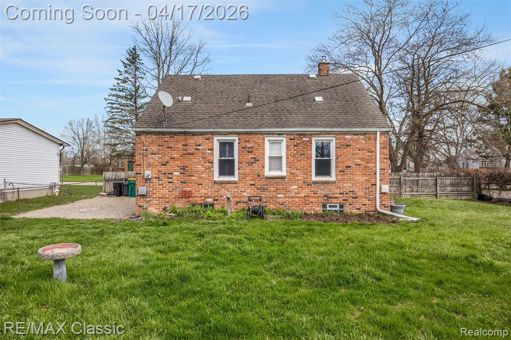 22481 Springbrook Avenue, Farmington, MI 48336 — Photo 28