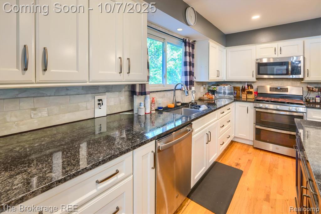 4950 Iroquois Boulevard, Clarkston, MI 48348 — Photo 19