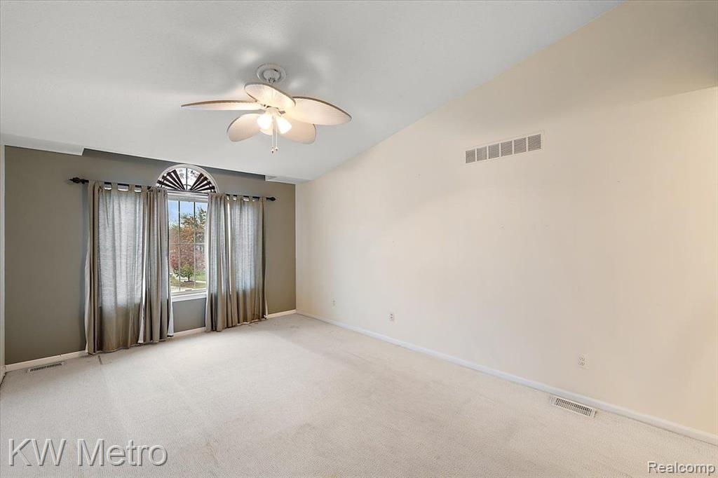 3767 PARKLAWN Drive, Canton, MI 48188 — Photo 32