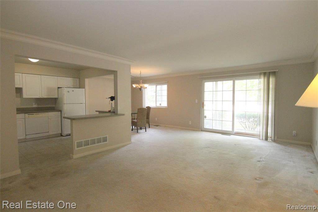 6109 Orchard Lake Road, 101, West Bloomfield, MI — Photo 5