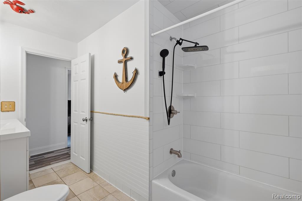 5233 Van Winkle Street, Brighton, MI 48116 — Photo 10