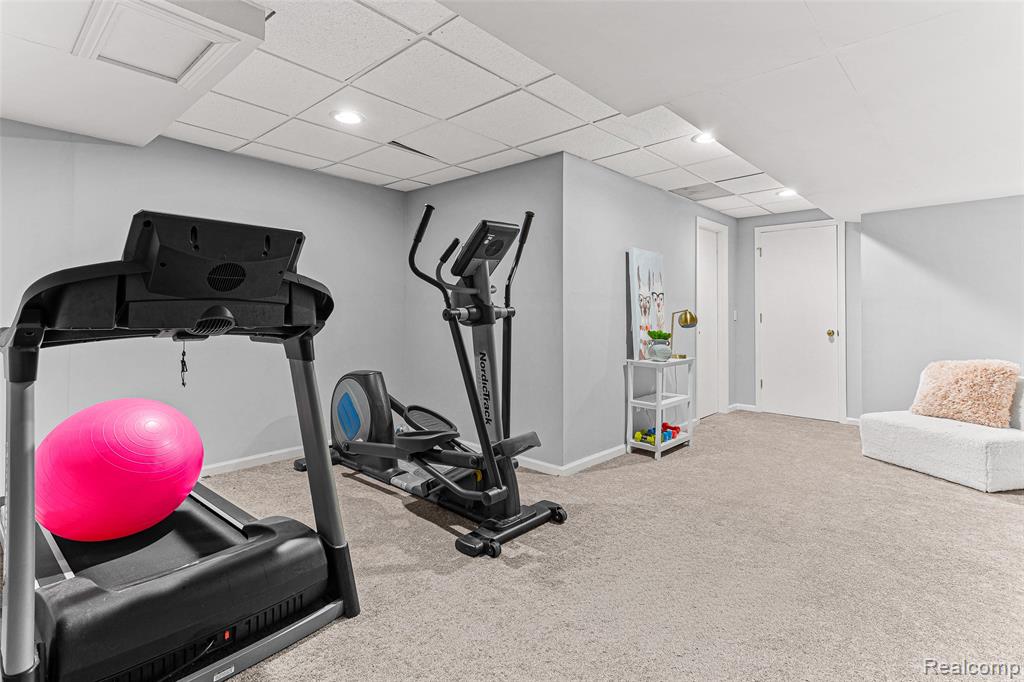 7185 Aaronway Drive, West Bloomfield, MI 48324 — Photo 25