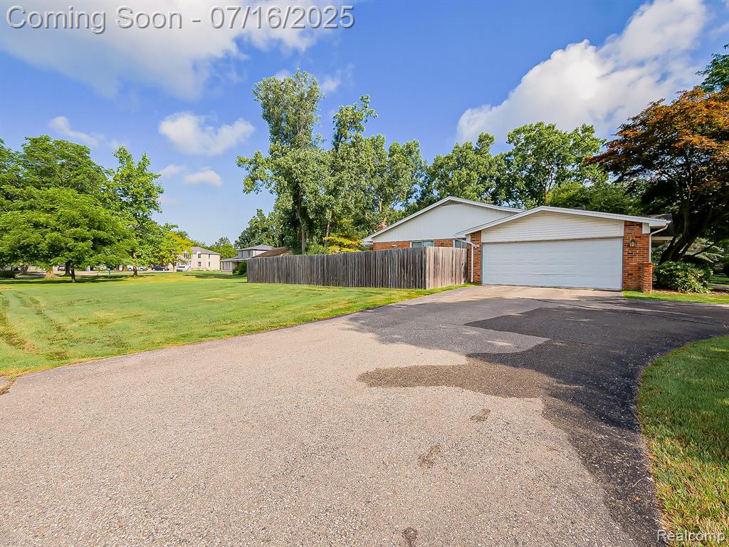 6452 Rutledge Park Drive, West Bloomfield, MI — Photo 32