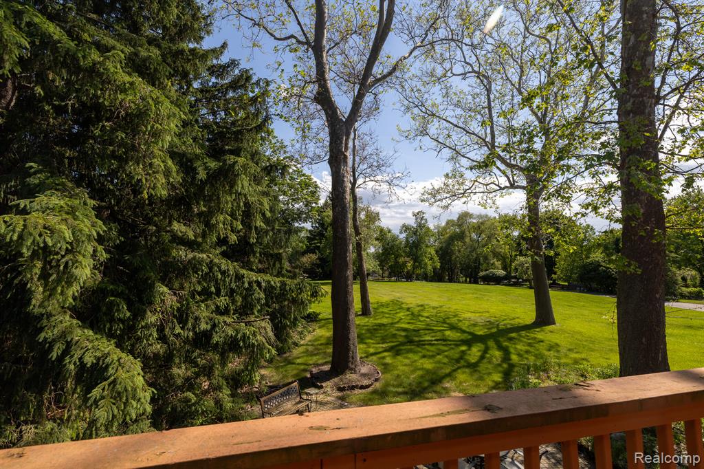 6084 Upper Straits Boulevard, West Bloomfield, MI 48324 — Photo 20