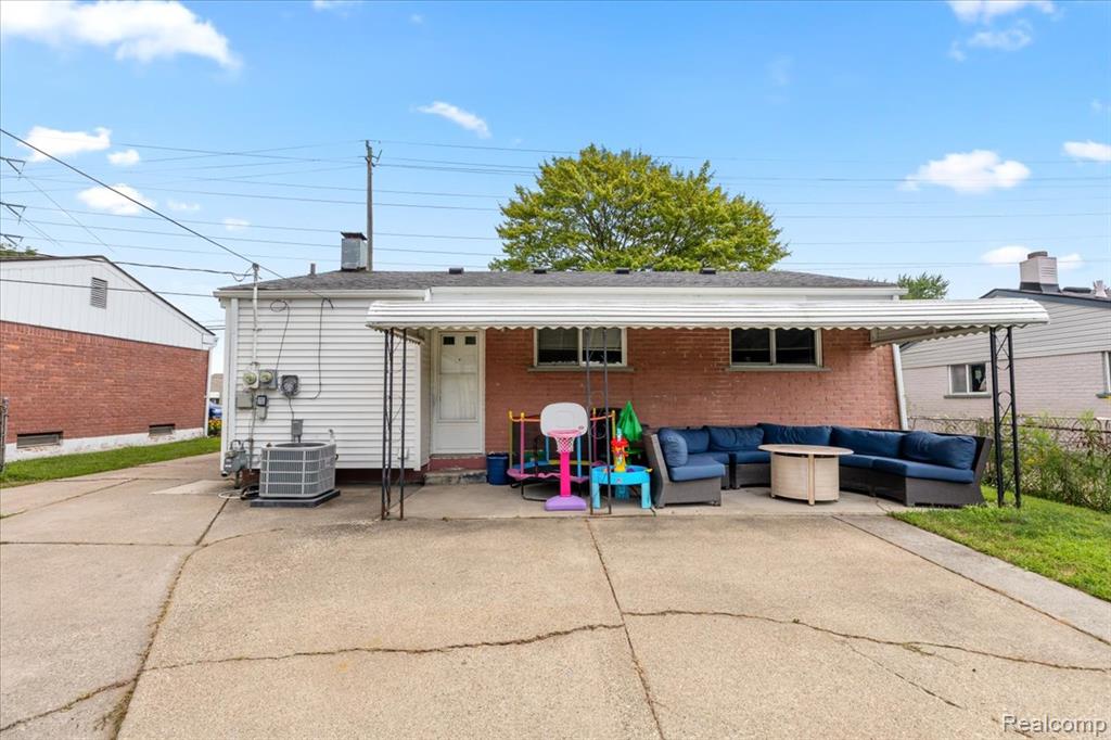 7570 Pardee Road, Taylor, MI 48180 — Photo 24