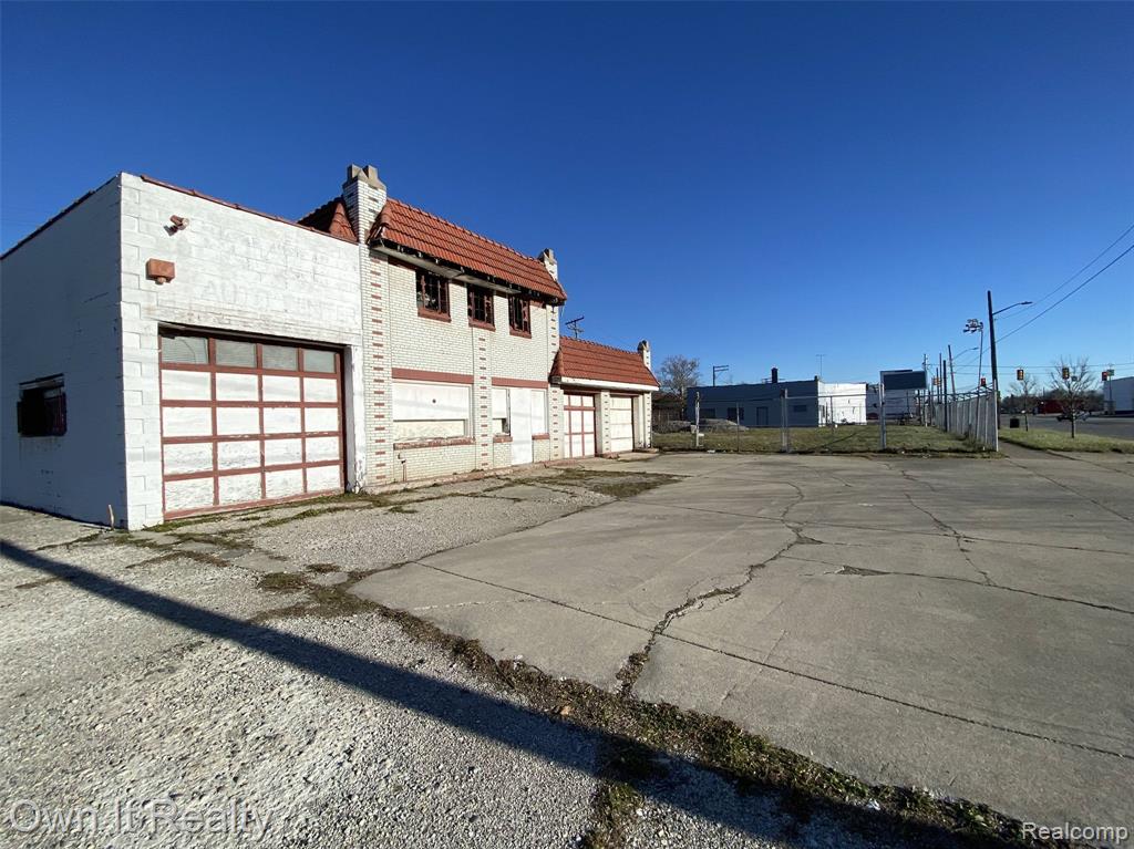 12901 MACK Avenue, Detroit, MI 48215 — Photo 7