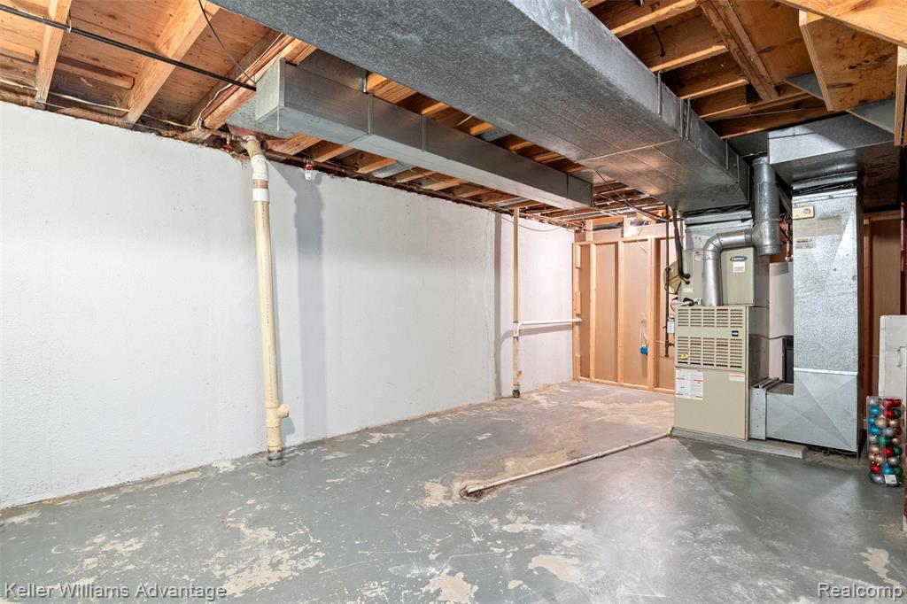5016 Patrick Road, West Bloomfield, MI — Photo 50