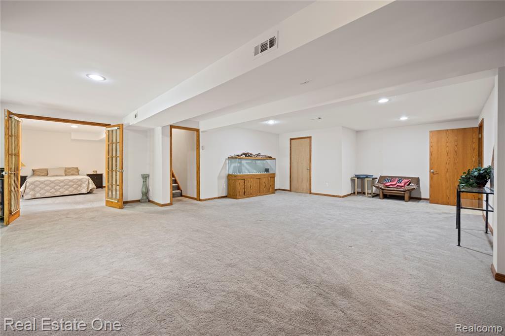 9611 Klais Road, Clarkston, MI 48348 — Photo 32