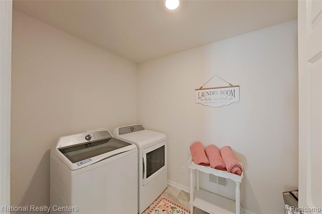 333 Saddleback Court, White Lake, MI — Photo 26