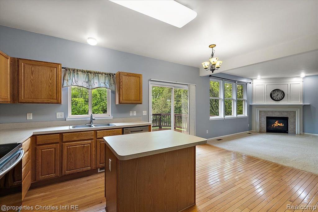 9773 RAVENSHIRE Drive, Ypsilanti, MI 48198 — Photo 19
