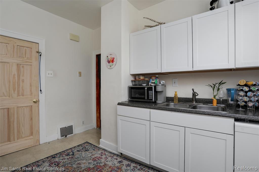 1417 Beaconsfield Avenue, Grosse Pointe Park, MI 48230 — Photo 15