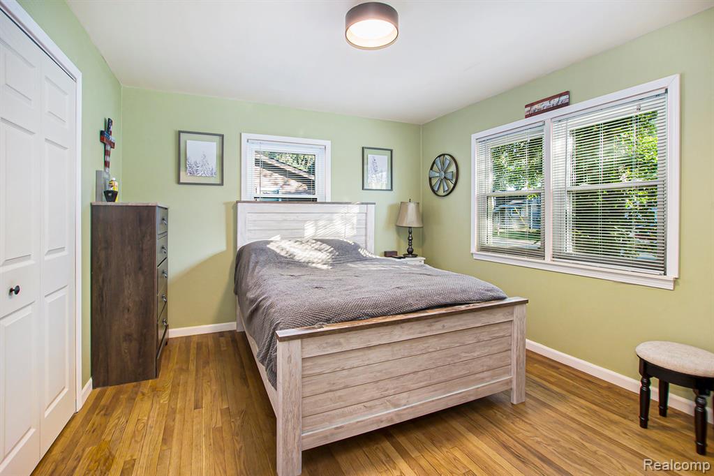477 Chicago Drive, Howell, MI 48843 — Photo 8