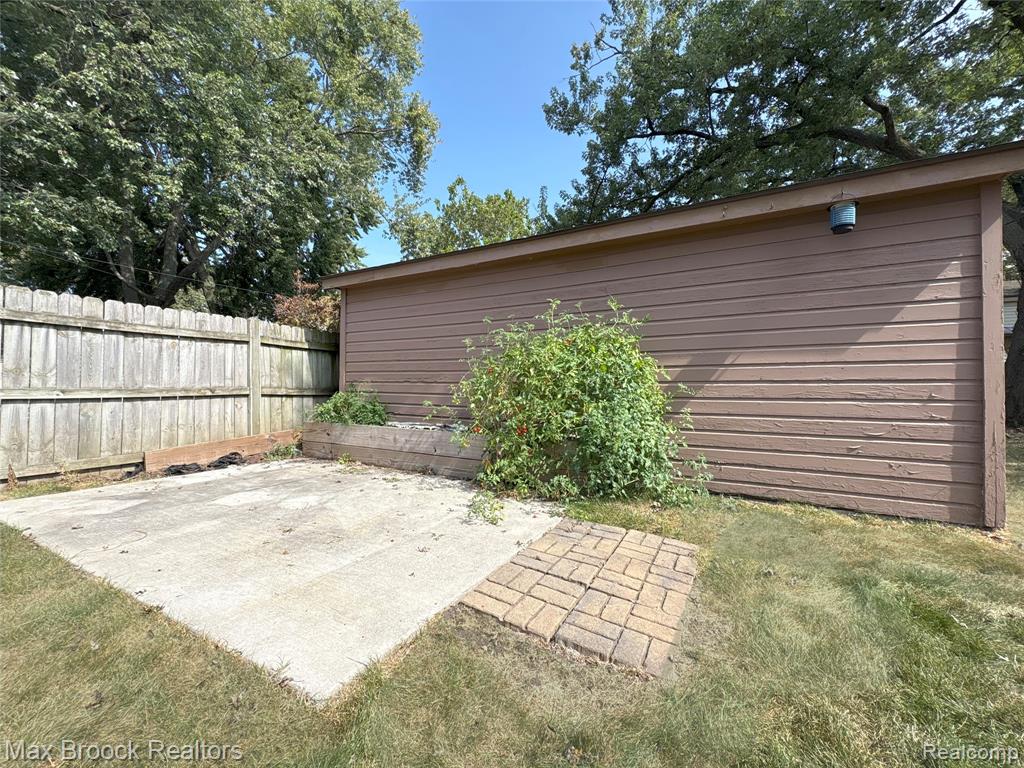 8055 Donna Street, Westland, MI — Photo 21