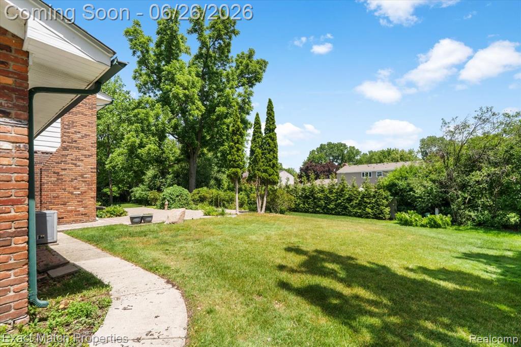 6737 Alderley Way, West Bloomfield, MI — Photo 57