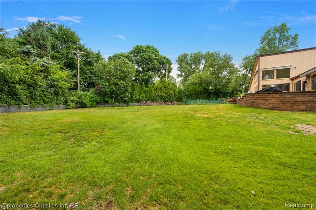 4566 Walden Drive, Bloomfield Hills, MI 48301 — Photo 52