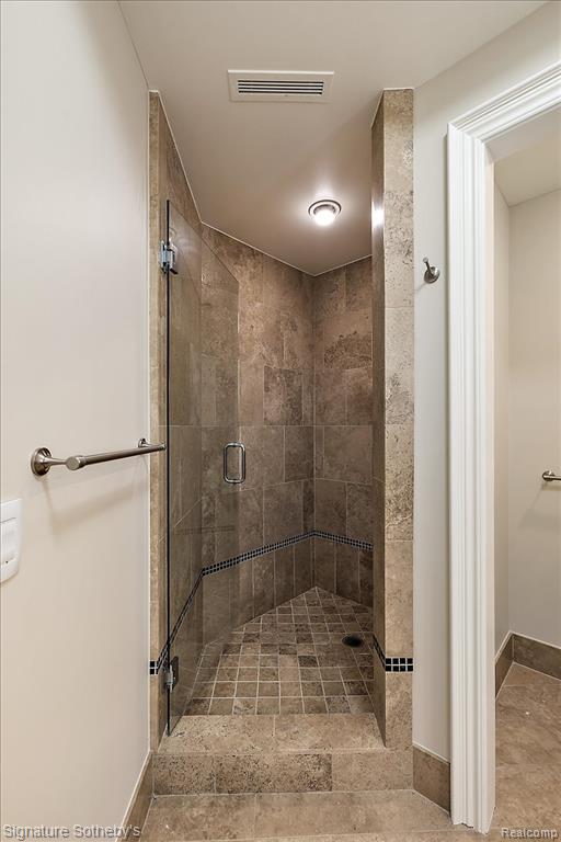 200 Woodland Villa Court, Birmingham, MI 48009 — Photo 33