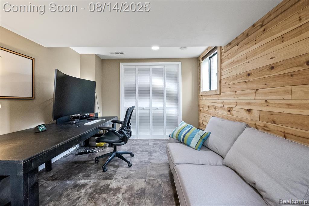 541 Lake Forest Road, Rochester Hills, MI 48309 — Photo 20