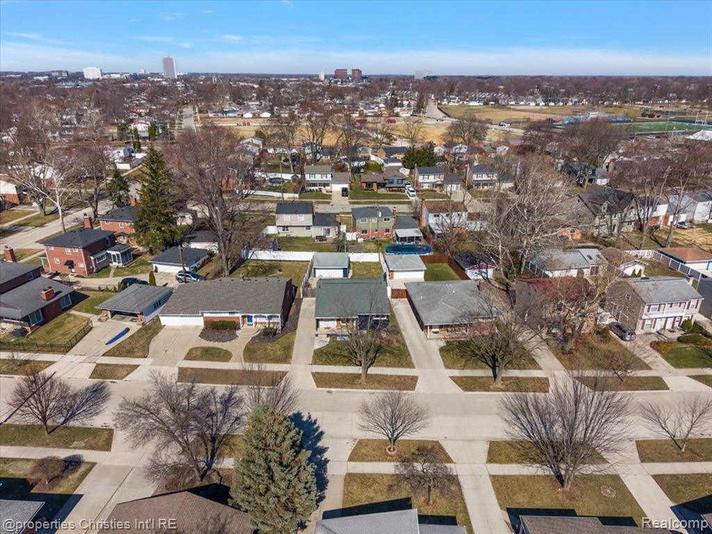 816 W Baker Avenue, Clawson, MI — Photo 10