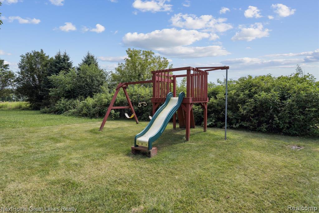 4900 Meadow Crest Circle, Holly, MI 48442 — Photo 36