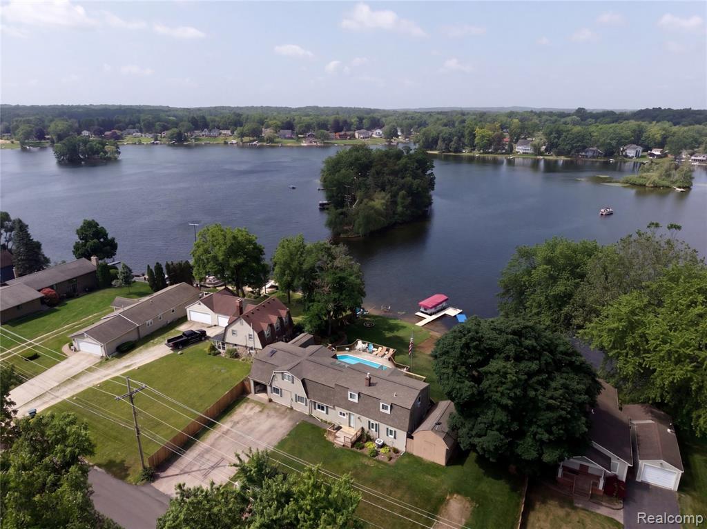 10075 Graham Drive, Clarkston, MI 48348