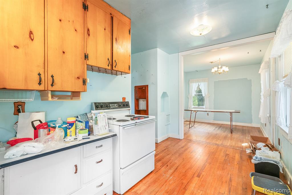 2327 FOSS Street, Ann Arbor, MI 48103 — Photo 6