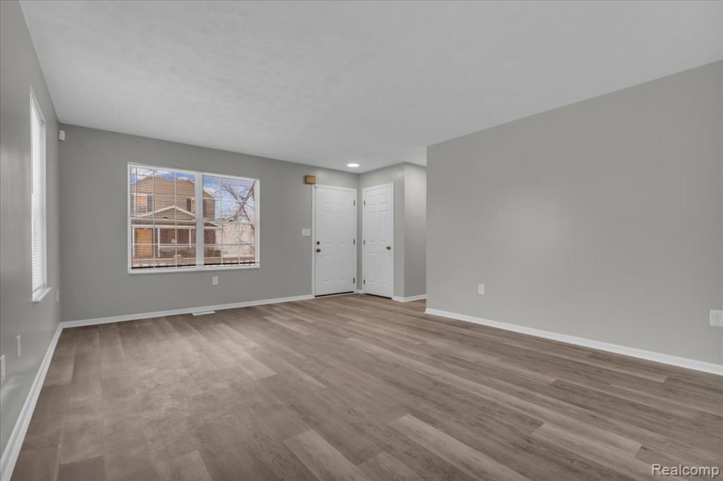 8247 Ellsworth Street - Photo 3