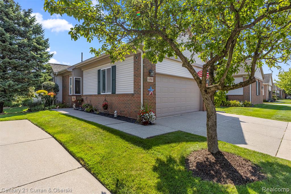 698 Ravencrest Lane, Westland, MI — Photo 45