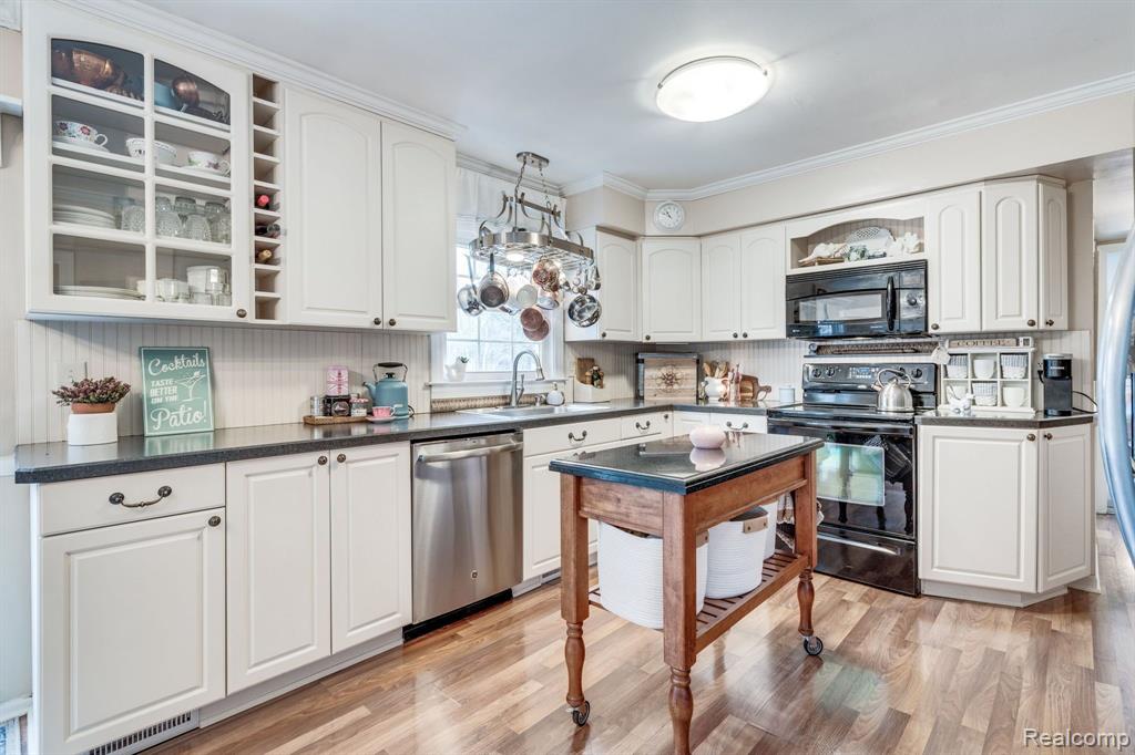4855 CAROL Drive, Troy, MI 48085 — Photo 10